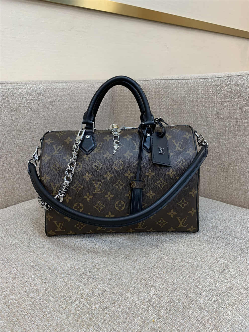 Louis Vuitton SPEEDY SOFT 30 DARK M12243 size：30x21x17cm 2025 new 